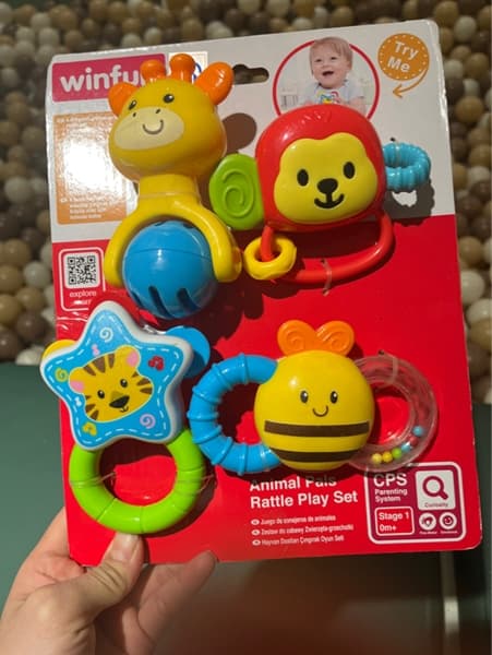 Set 4 đồ chơi xúc xắc cầm tay, gặm nướu chủ đề động vật hoang dã Winfun 0634-NL