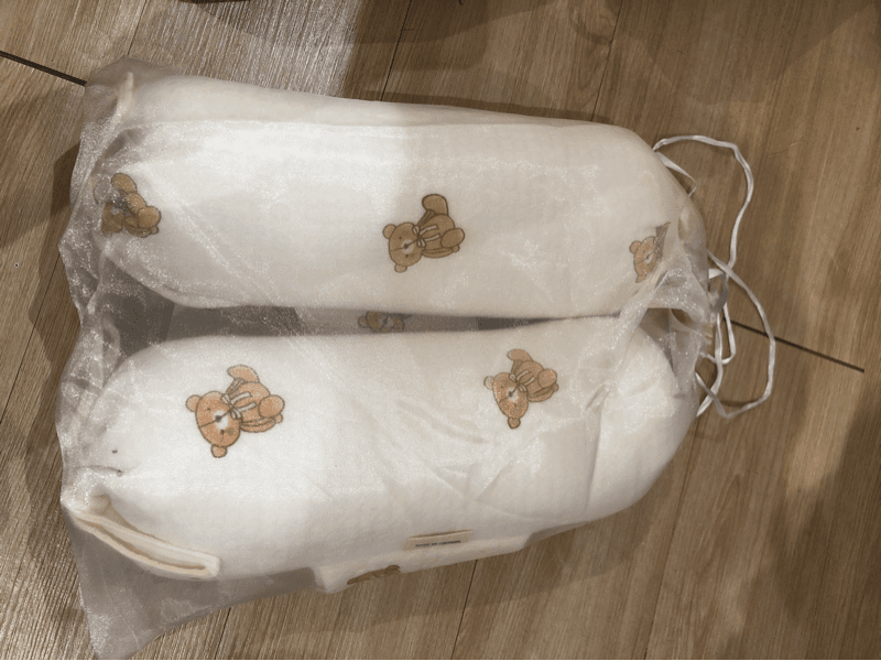 Gối chặn lụa Mochee - Gấu Teddy