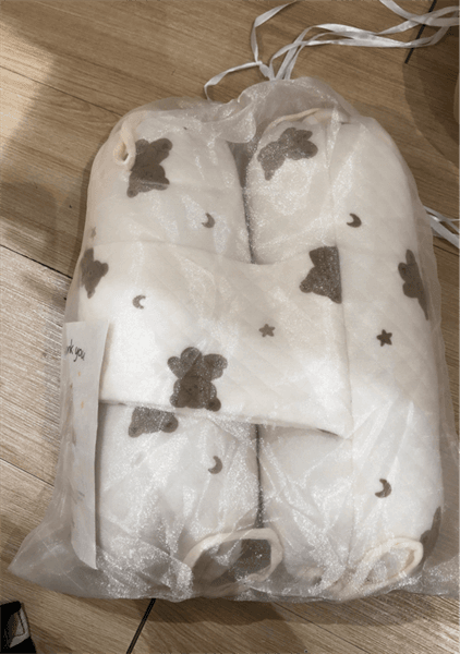 Gối chặn lụa Mochee - Gấu nâu
