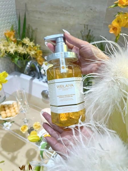 Sữa tắm hoa cúc Weilaiya 450ml