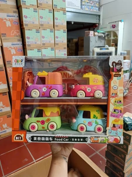Hộp 4 xe hoạt hình 650077