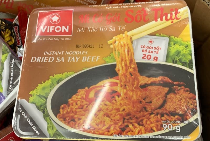 Mì trộn Vifon bò sa tế 90g (18H/T)
