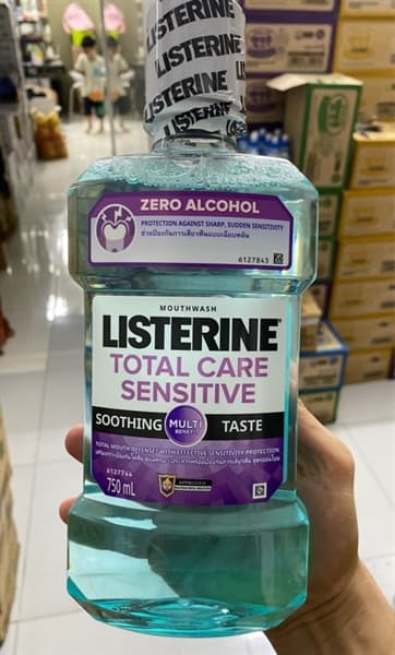Nước súc miệng Listerine Total care sensitive 750ml