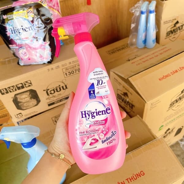 Xịt ủi quần áo Hygien hồng 550ml