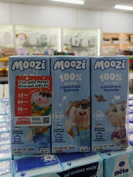 Sữa tươi tiệt trùng Moozi ít đường 180ml (8L/T)