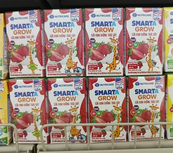 Sữa dinh dưỡng trái cây Smarta Grow 110ml hương dâu (T/12L)