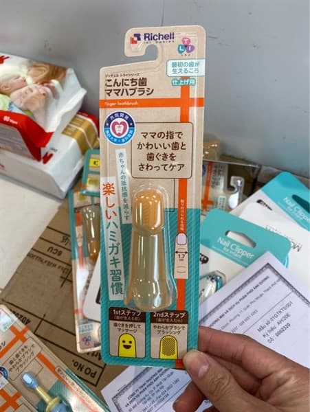 Rơ lưỡi Silicone T.L.I
