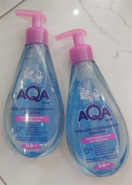 DUNG DỊCH VỆ SINH BÉ GÁI AQA BABY NGA CHO BÉ TỪ 0-8 TUỔI- CHAI VÒI NẮP HỒNG 250ML