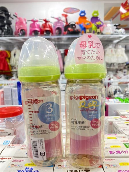 Bình sữa Pigeon 240ml Xanh