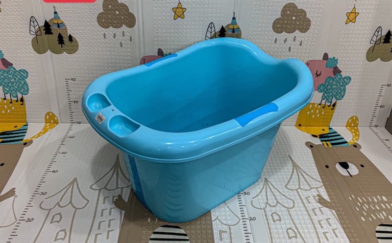 Chậu tắm trẻ em thành cao (màu xanh) mã RC302-BLUE