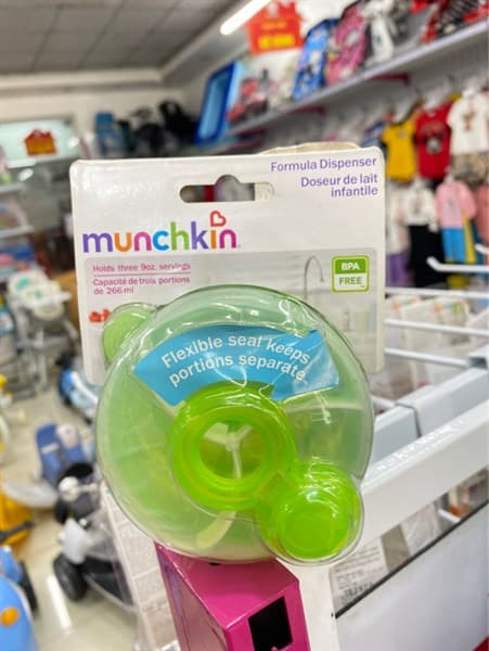 Hộp chia sữa Munchkin