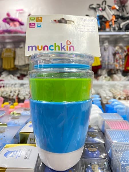 Bộ 2 cốc có nắp Munchkin (xanh lá - xanh lơ)