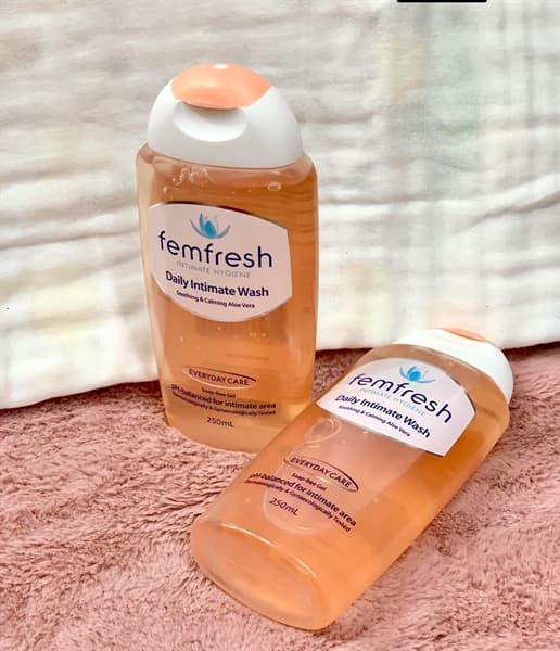 Dung dịch VS phụ nữ Femfresh 250ml (Úc)