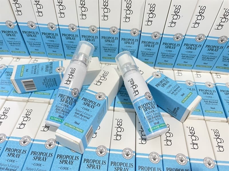 XỊT HỌNG ÚC VỊ BẠC HÀ BLINGKISS PROPOLIS SPRAY COOL ULTIMATE FRESH MÀU XANH DƯƠNG 30ML