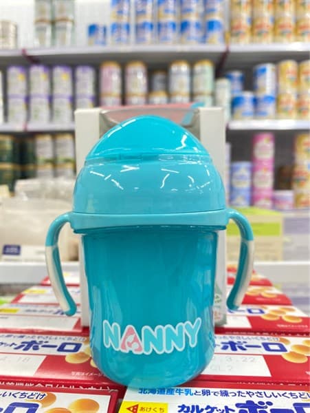 L.Ly tập uống nước có ống hút Nanny Xanh N104/C