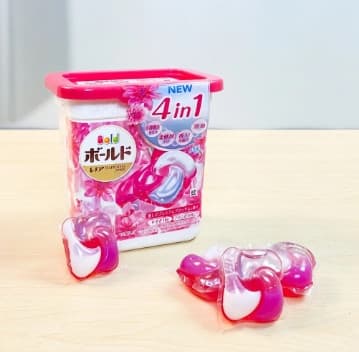 Viên Giặt Xả Bold 4D - Hồng 12 viên ( hộp vuông )