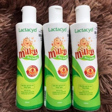 Sữa tắm gội trẻ em 250ml Lactacyd milk Xla