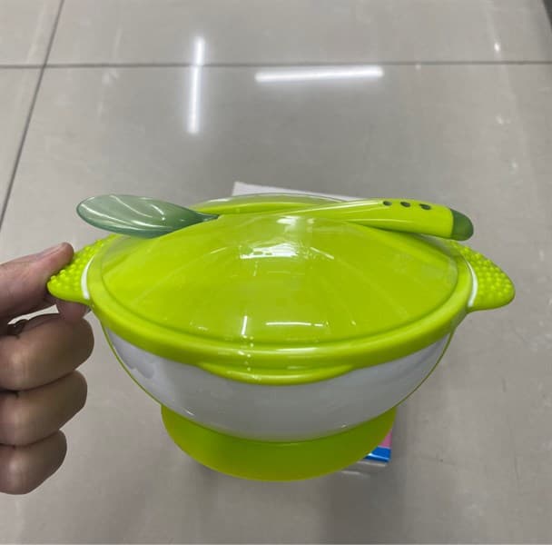Bát Ăn Dặm Chống Đổ Kèm Nắp & Thìa Cảm Ứng Nhiệt - UP5001WH