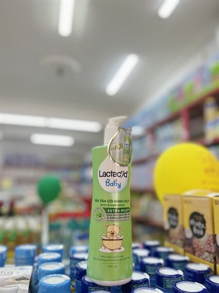 Sữa tắm gội trẻ em 500ml Lactacyd milk Xla