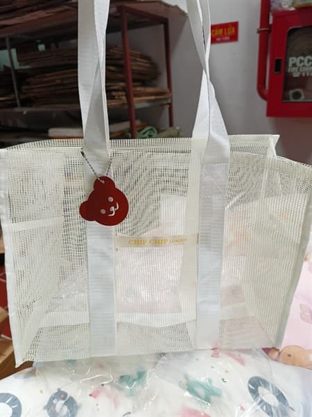 Túi đi biển thêu chữ Chip Chip Luxury