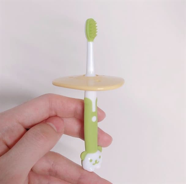 Bàn chải đánh răng Pigeon cho bé bước 2 ( 8-12m )
