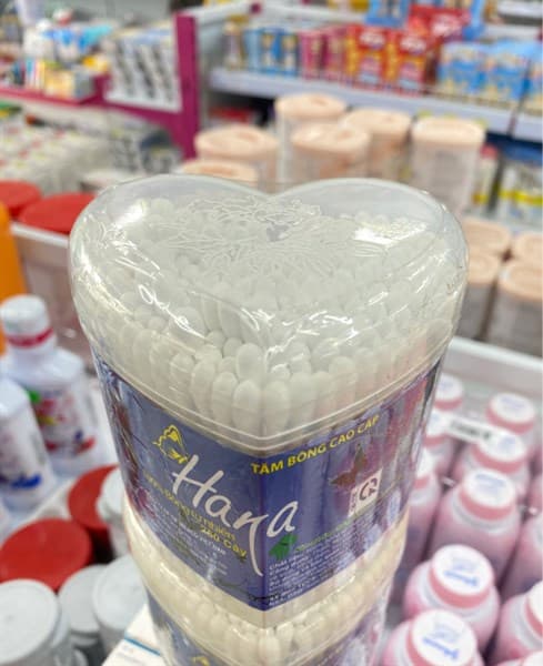 Bông tăm Hana hộp hình trái tim - 250 chiếc (lõi gỗ)