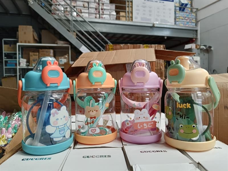 Bình Nhựa Mũi Lợn 900ml