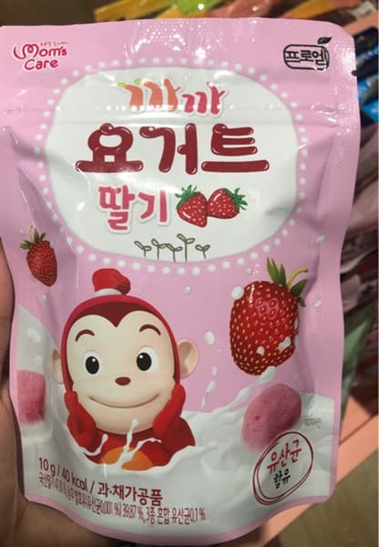Sữa Chua Khô Mom's care 10g - Dâu