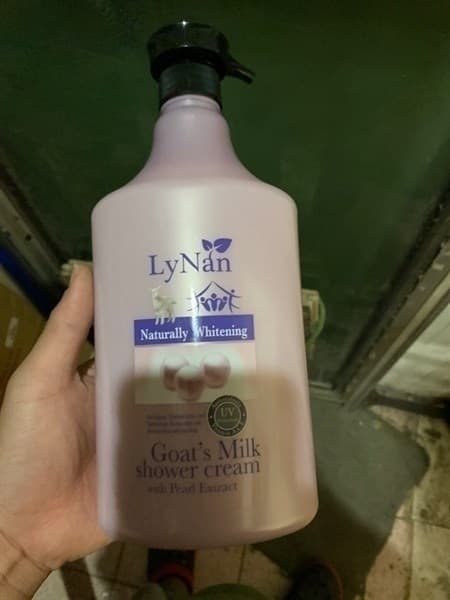 SỮA TẮM TRẮNG DA CAO CẤP LYNAN HƯƠNG NƯỚC HOA 1200ML NGỌC TRAI, TÍM