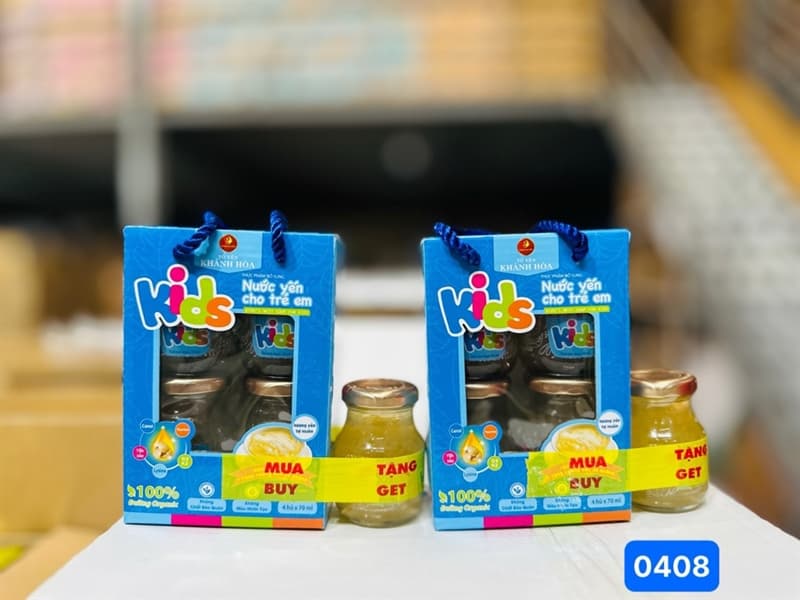 Yến chưng đường phèn Kids Yannest 35% đường Organic hương tự nhiên lốc 4 hũ x 70ml