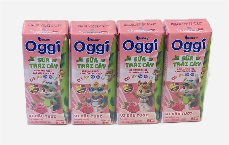 Sữa trái cây Oggi vị dâu 180ml