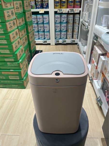 Thùng rác cảm ứng thông minh 18 lít M&L B-JA-18 màu hồng
