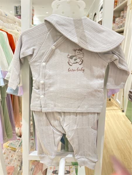 Bộ cài chéo sơ sinh dài tay , quần dài kèm phụ kiện Balu Ghi 0-3m