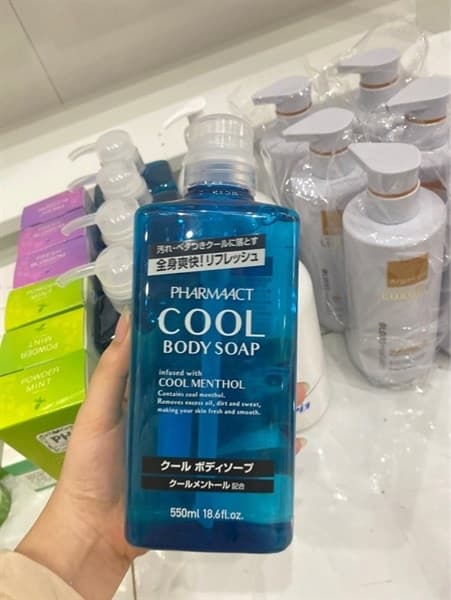 SỮA TẮM NAM MÁT LẠNH PHARMAACT COOL 550ML