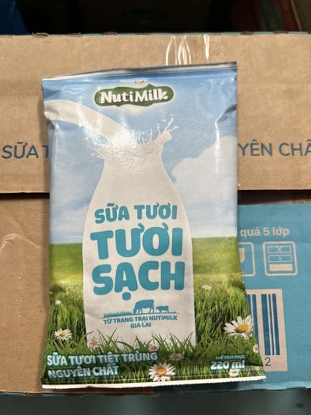 STTS NUTIMILK không đường bịch 220ML