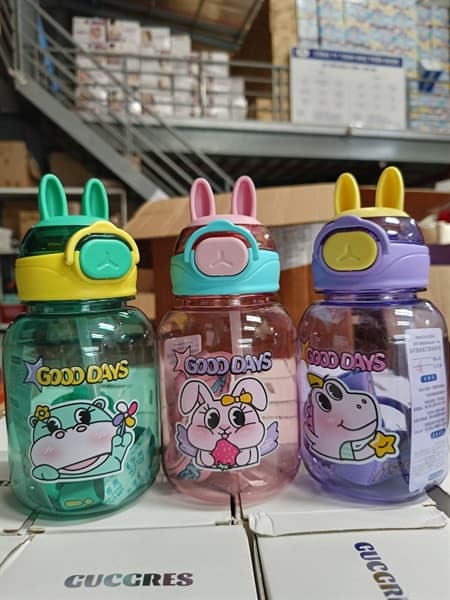 Bình Nhựa Tai Thỏ 600ml