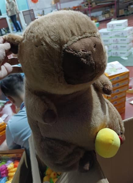 GẤU BÔNG CAPYBARA KÉO CON GÀ 47CM