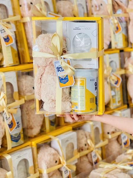 Combo nutifood 1 gấu + 1 sữa KM