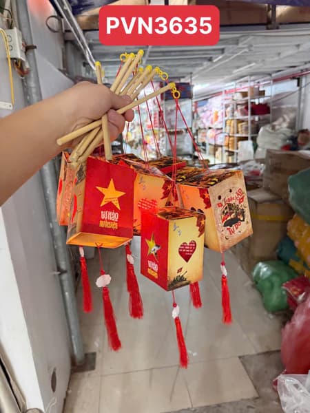 Đèn lồng yêu nước